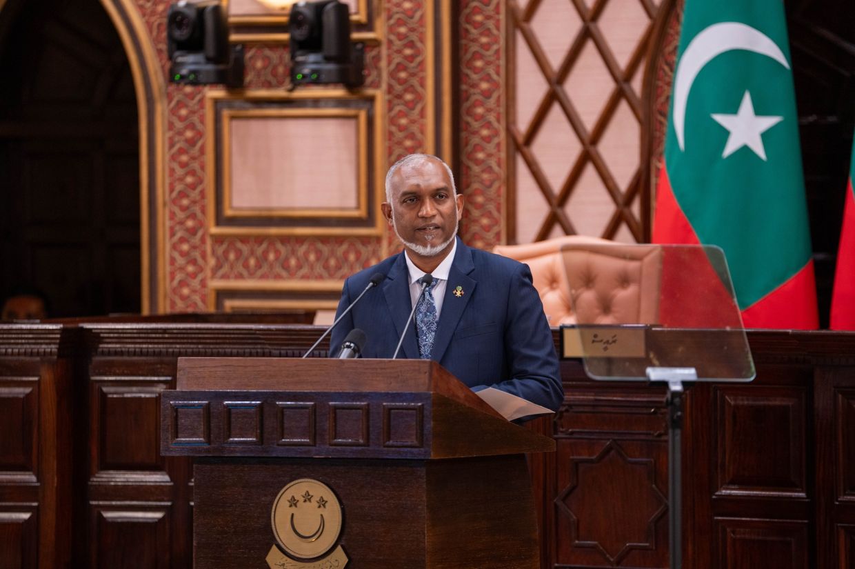 ރައީސް ރިޔާސީ ބަޔާން އިއްވަނީ / ފޮޓޯ: މަޖިލިސް.