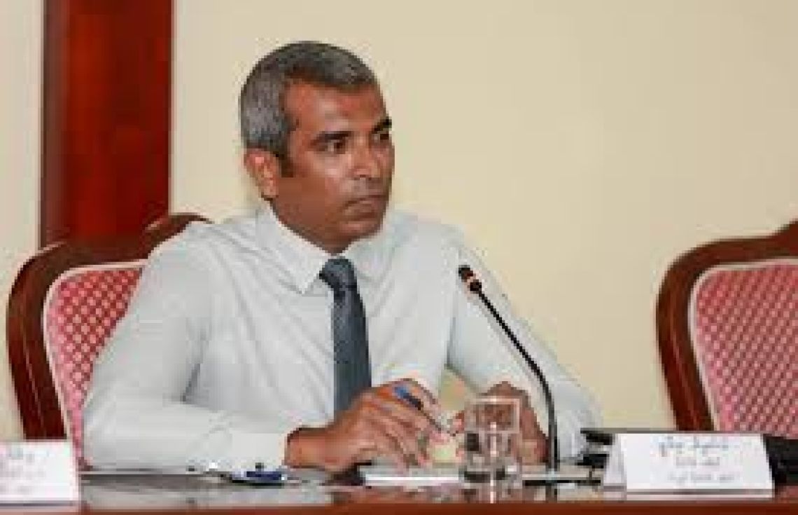 އޮޑިޓަރ ޖެނެރަލް ހުސައިން ނިޔާޒީ.