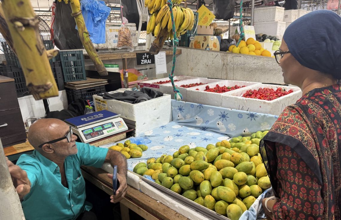 ދަނޑުވެރިންގެ ކަންބޮޑުވުންތައް އަޑުއެއްސެވުމަށް ވަޒީރު މާރުކޭޓަށް