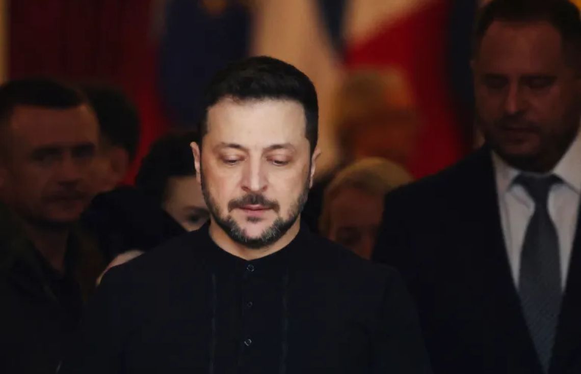 ޒުވާބާއި ގުޅިގެން ކުރިޔަށް ނުގެންދެވުނު މައުދަންގެ އެއްބަސްވުމުގައި ޓްރަމްޕް އާއެކު ސޮއިކުރަން ޒެލެންސްކީ ތައްޔާރު