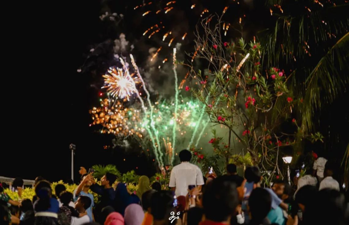 ޑްރޯން ޝޯއަކާއެކު މިރޭ ހަވާ އަރުވަނީ