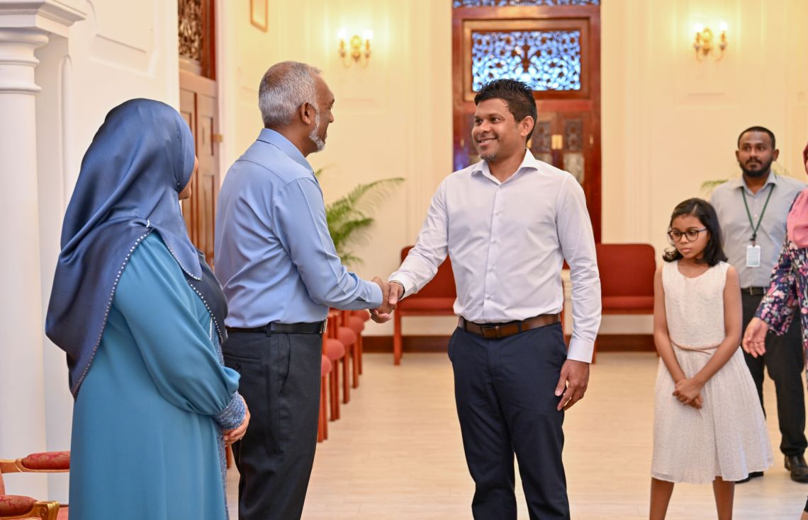 ރައީސުލްޖުމްހޫރިއްޔާގެ ދެކަނބަލުން ޢީދު ސަލާންކުރައްވައިފި