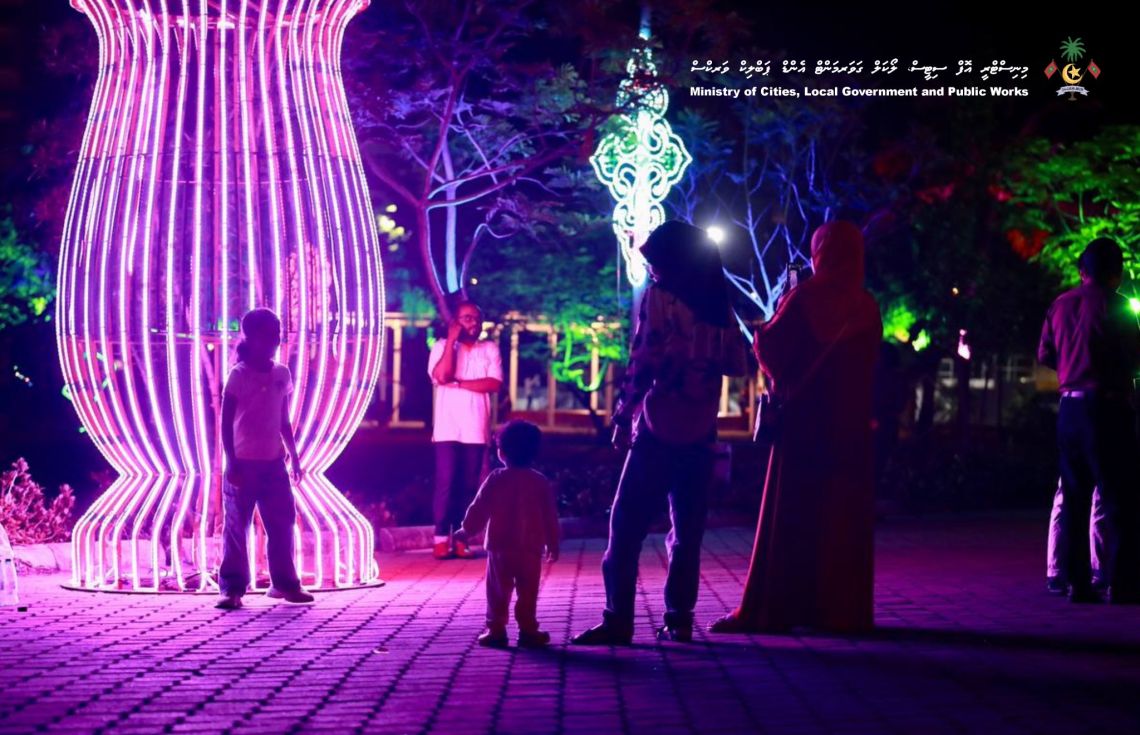 މިފަހަރު އީދު އަލިން ރާއްޖޭގެ 64 ރަށެއް ދިއްލާލި