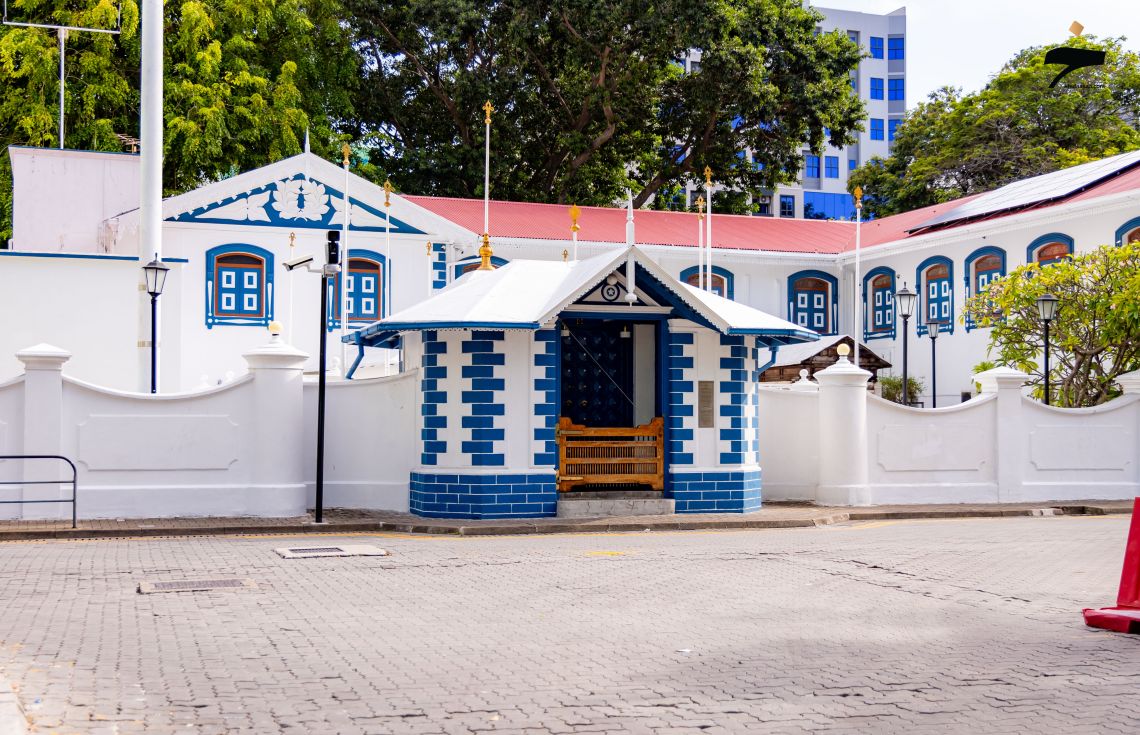 މުލީއާގޭގެ ޚަރަދުތައް ކުރީގެ ރައީސުންގެ ދުވަސްވަރު ކުރި ޚަރަދުތަކަށްވުރެ ބޮޑުތަނުން މިހާރު ކުޑަވާނެ: އިޤްބާލް އާދަމް