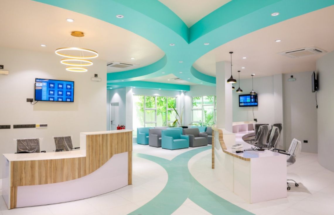 މިޔަރެއް ހަމަލާދީ މަސްވެރިޔަކު ވަރަށް ބޮޑަށް ޒަޚަމްކޮށްލައިފި