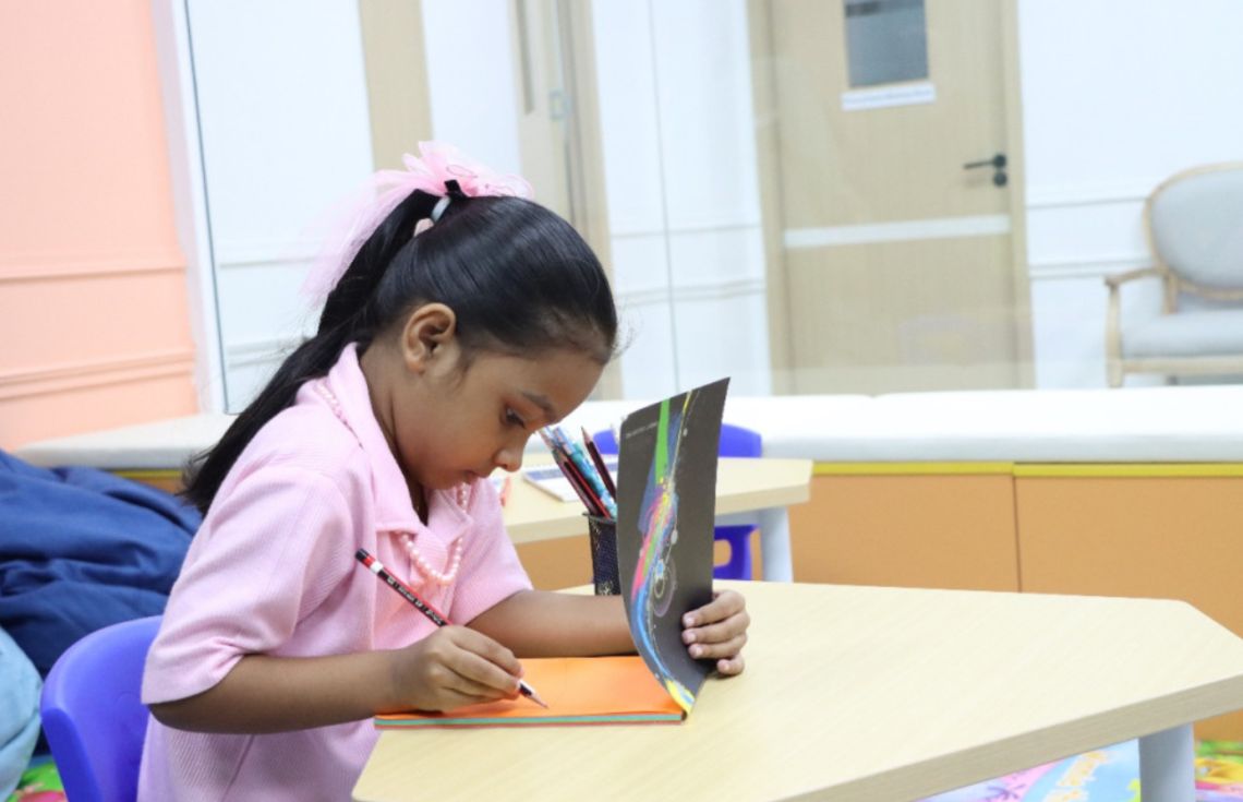 ވަޒީފާއަށް ނިކުންނަ މައިންބަފައިންނަށް އުފާވެރި ޚަބަރެއް: ޢާއިލީ ތަރައްޤީއާ ބެހޭ ވުޒާރާގައި ޗައިލްޑް-ކެއާ ސްޕޭސްއެއް ހުޅުވައިފި