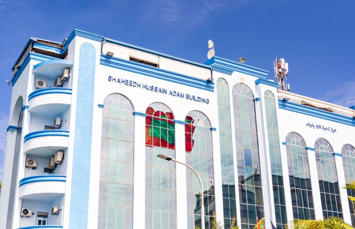 ފުލުހުންގެ މައި އިދާރާ: ފުލުހުންނަކީ ޕްރޮފެޝަނަލްކޮށް މަސައްކަތްކުރާ މަދަނީ ބައެއް / ފޮޓޯ: ޚުލާޞާ