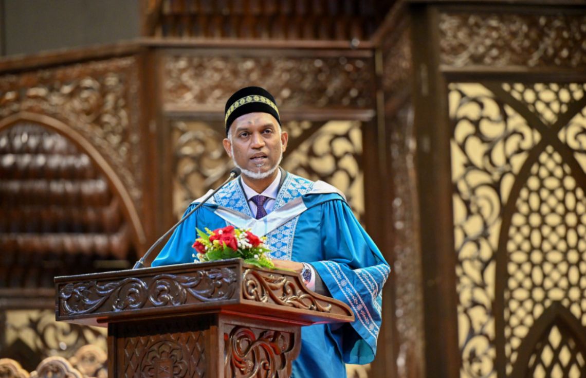 ރާއްޖޭގެ ރައީސުލްޖުމްހޫރިއްޔާ ޑރ.މުޙައްމަދު މުޢިއްޒު  އައިއައިޔޫއެމްގައި ތަގުރީރު ކުރައްވަނީ.