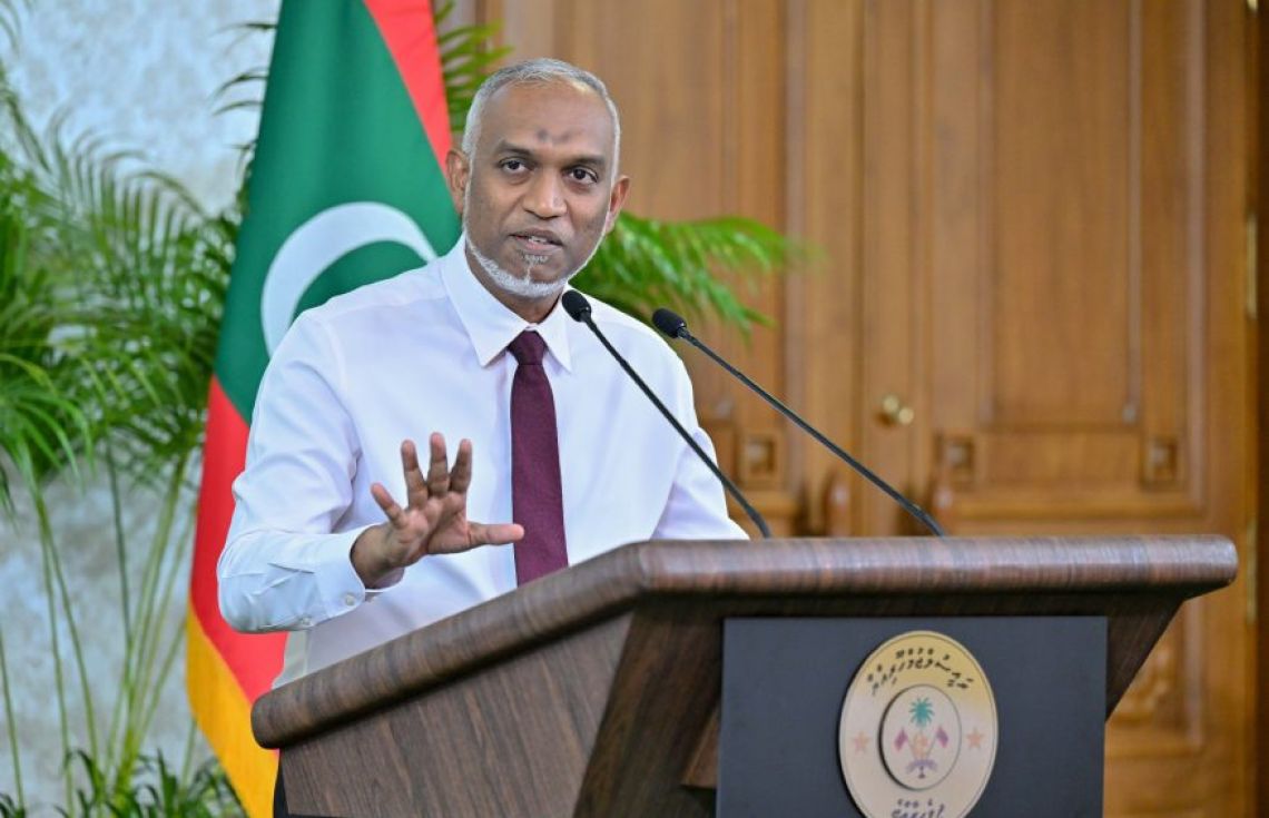 ރައީސުލްޖުމްހޫރިއްޔާ ޑރ. މުޙައްމަދު މުޢިއްޒު އިއްޔެ ބޭއްވެވި ތާރީޚީ ނޫސްވެރިންގެ ބައްދަލުވުމުގެ ތެރެއިން/ ފޮޓޯ: ރައީސް އޮފީސް