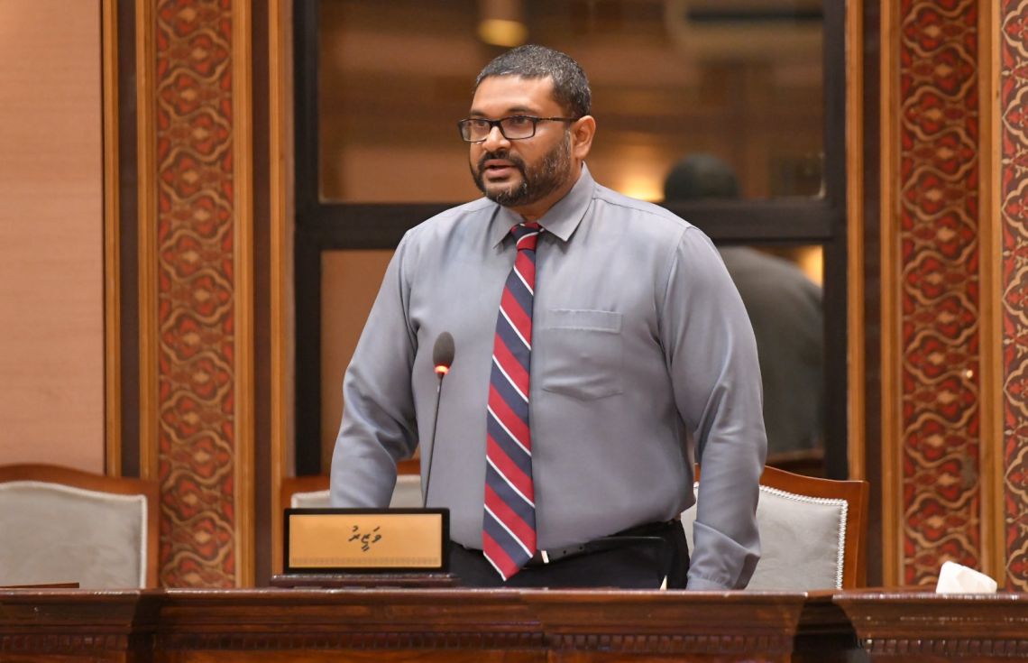 ޑިފެންސް މިނިސްޓަރު ޣައްސާން: މިނިސްޓަރު ވިދާޅުވީ މާއްދާތައް ބަދަލުކުރުމުގެ މަޝްވަރާތައް ކުރެވޭ ކަމަށް.