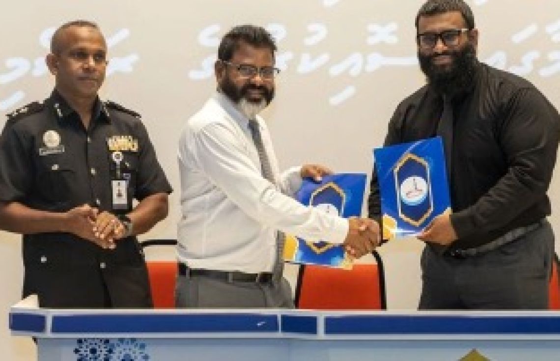 ގައިދީންނަށް ޤުރްޢާން އުނގަންނައިދިނުމާއި ގުޅޭ ފަހުމްނާމާއެއްގައި ސޮއިކޮށްފި