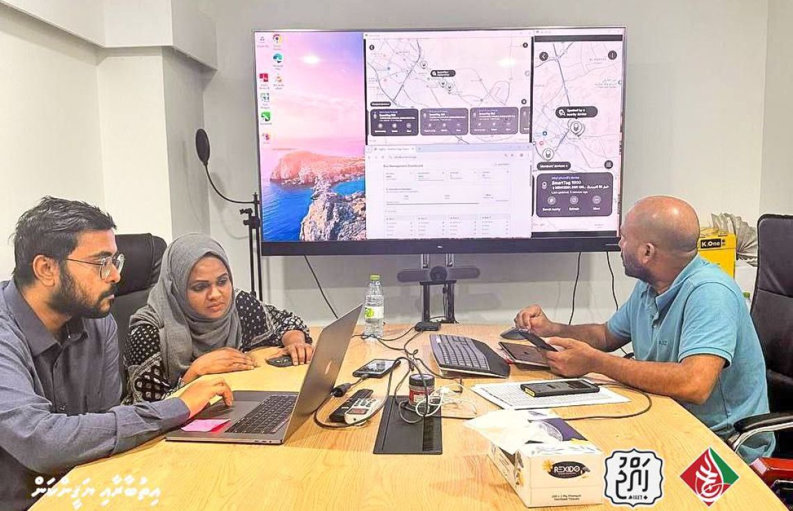 މާލޭގައި ހުންނަ ޙައްޖު ކޯޕަރޭޝަންގެ ހެޑް އޮފީސް މުވައްޒަފުން 24 ގަޑިއިރު ޝިފްޓް ޑިއުޓީގައި މަސައްކަތް ކުރާކަމަށް ޝަކީލް ވިދާޅުވި. / ފޮޓޯ: ޙައްޖު ކޯޕަރޭޝަން