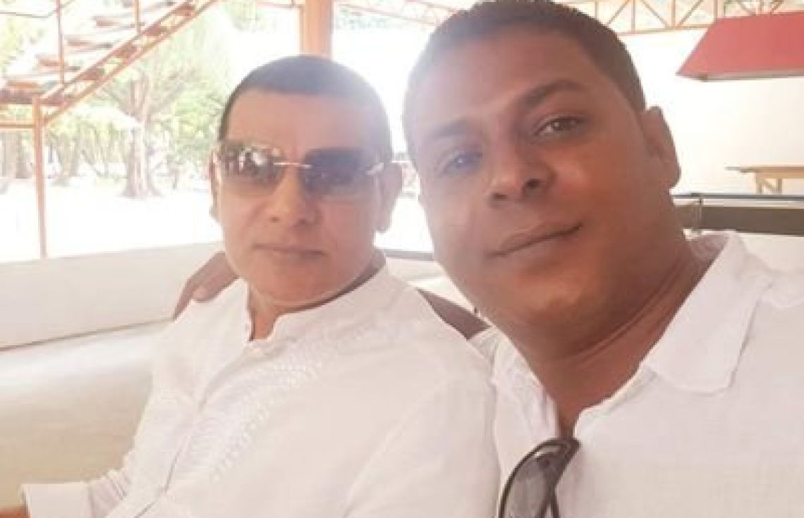 ވެލިދޫ ދާއިރާގެ މެންބަރު މުޙައްމަދު ޢައްބާސް އޭނާގެ ޕާޓީ (އެމްޑީއޭ)ގެ ލީޑަރު “ސަން ޝިޔާމް” އާއެކު.