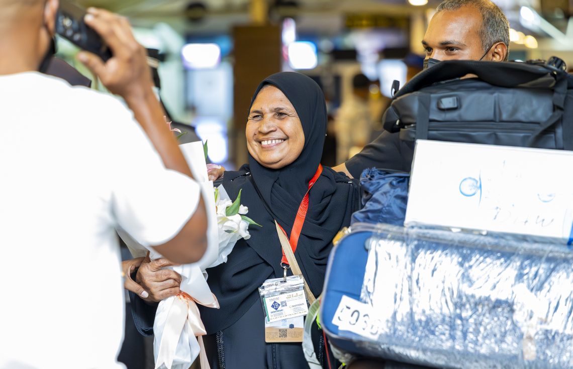 ހައްޖުވެރިންގެ ފަހު ގްރޫޕް އެނބުރި ރާއްޖެ އައުން. / ފޮޓޯ: އިސްލާމިކް މިނިސްޓްރީ