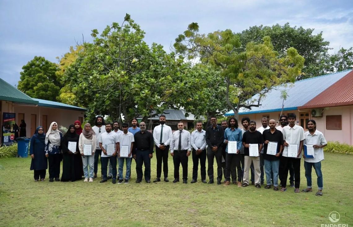 ރޭންޖާސް ތަމްރީނު ކޯހުގެ ދަސްވެނިންނަށް ސެޓްފިކެޓް ދީފި