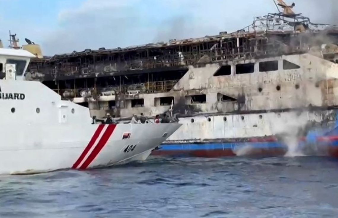 އިންޑޮނޭޝިއާ ފެރީގައި ރޯވުން: 575 މީހުން ސަލާމަތްކޮށްފި