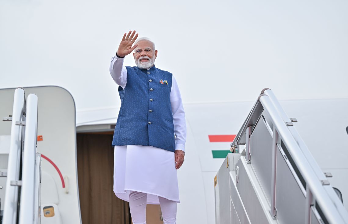 މިނިވަންދުވަހަށް ކުރެއްވި ދަތުރުފުޅު ނިންމަވައިލައްވާ މޯދީ ފުރާވަޑައިގެންފި!