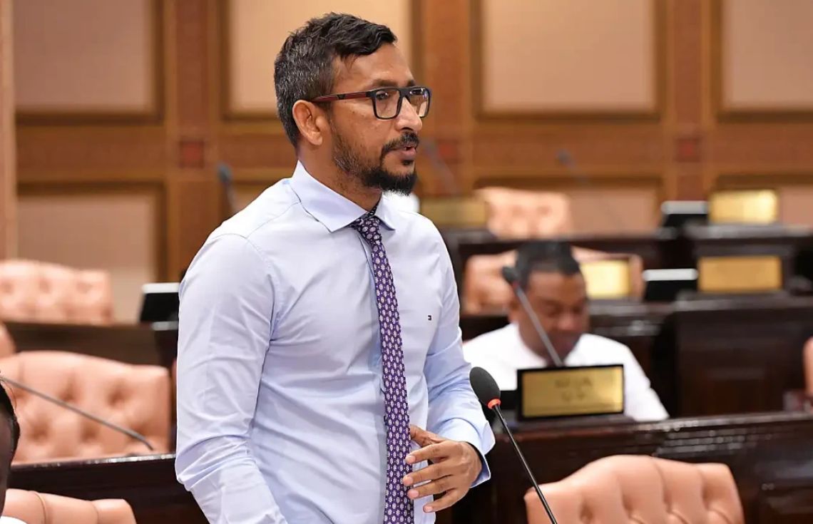 އައްބާސްއަކީ ބުއްދި ސަލާމަތުން ހުރި މީހެއްކަމާމެދު ޝައްކު: ފަލާހު