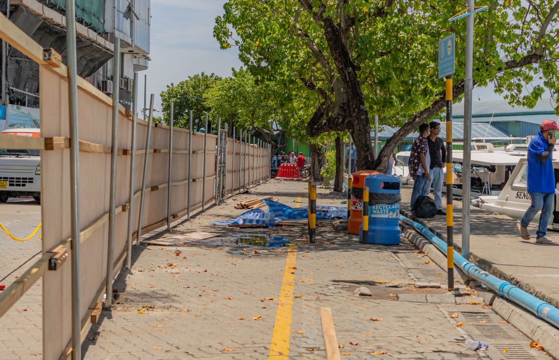 ހަތަރު ލޭނަށް ފުޅާކޮށް، ބޮޑުތަކުރުފާނު މަގު ހެދުމުގެ މަސައްކަތް ފަށައިފި