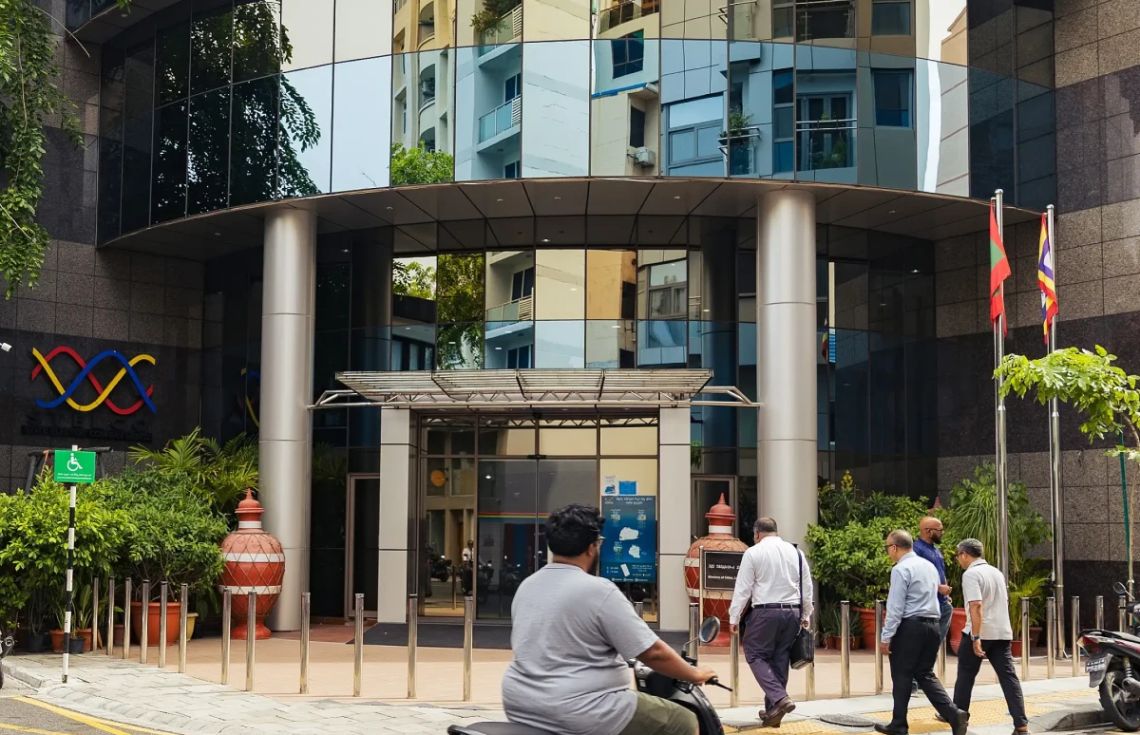 ހުޅުމާލޭ އިންޖީނުގޭގައި ކުރަމުންދިޔަ މަސައްކަތް ނިންމައި މާލެއާއި ހުޅުމާލެއަށް ކަރަންޓު ދީފި