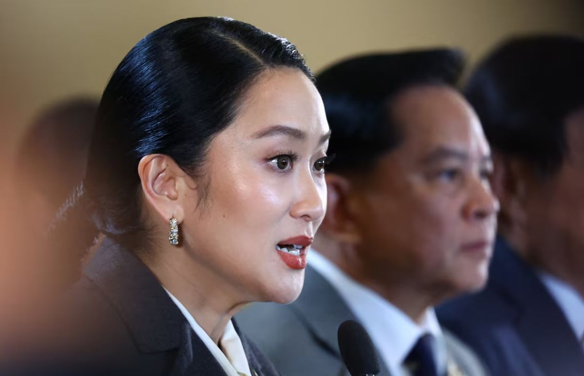 ތައިލެންޑުގެ ބޮޑުވަޒީރަށް މަޤާމުގައި ދެމިހުރެވުނީ 1 އަހަރާއި 13 ދުވަހު