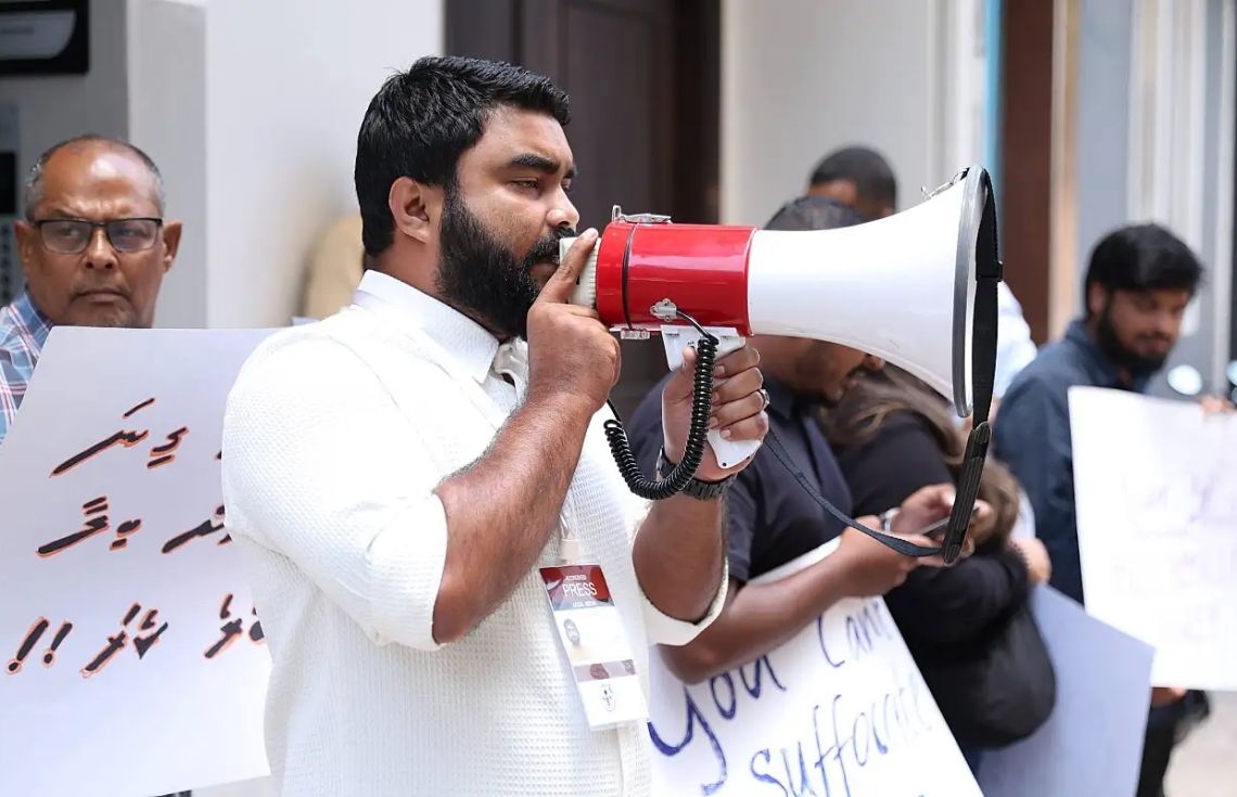 މީޑިއާ ބިލު ދިރާސާކުރާ ކޮމިޓީ ސިއްރުކުރުމުން ނޫސްވެރިން އިހުތިޖާޖު ކޮށްފި