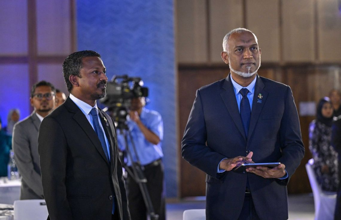 ރައީސުލްޖުމުހޫރިއްޔާ ޑރ މުހައްމަދު މުއިއްޒު ބަންޑަރަ ނައިބުގެ 75 އަހަރު ފުރިގެން ބާއްވާ ޖަލްސާގައި ބައިވެރިވުން -- ފޮޓޯ ރައީސް އޮފީސް