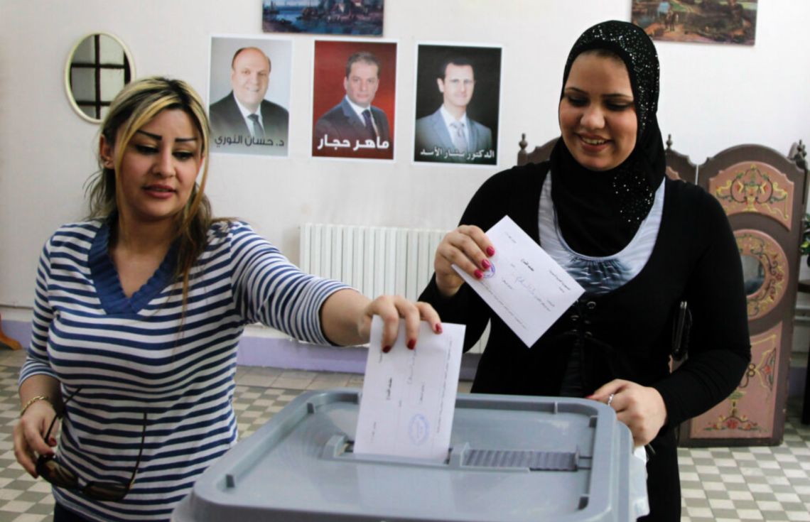 ބައްޝާރަށް ފަހު ސީރިއާގައި ފުރަތަމަ ފަހަރަށް ވޯޓު ލަނީ! އަންހެނުން ވަނީ ބާރުވެރިކުރުވާފަ