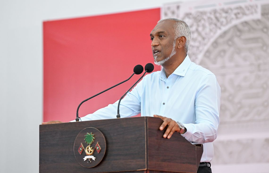 ރައީސް ގުރައިދޫ ރައްޔިތުންނާ ބައްދަލުކުރައްވައި ވާހަކަފުޅުދައްކަވަނީ/ ފޮޓޯ: ރައީސް އޮފީސް