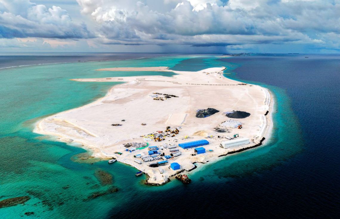 ރަސްމާލެ ހިއްކުމުގެ މަސައްކަތް.---ފޮޓޯ: ހުލާސާ