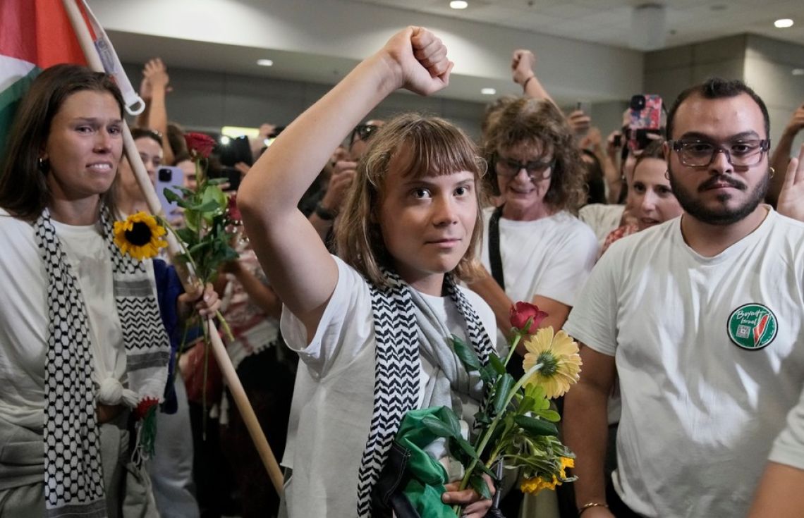 ޔަހޫދީ ޖަލުގައި ބުލީ ކުރުމަށްފަހު ސްވިޑެންގެ ގްރިއެތަ ތުންބަރީ ގްރީސްއަށް ފޮނުވާލައިފި