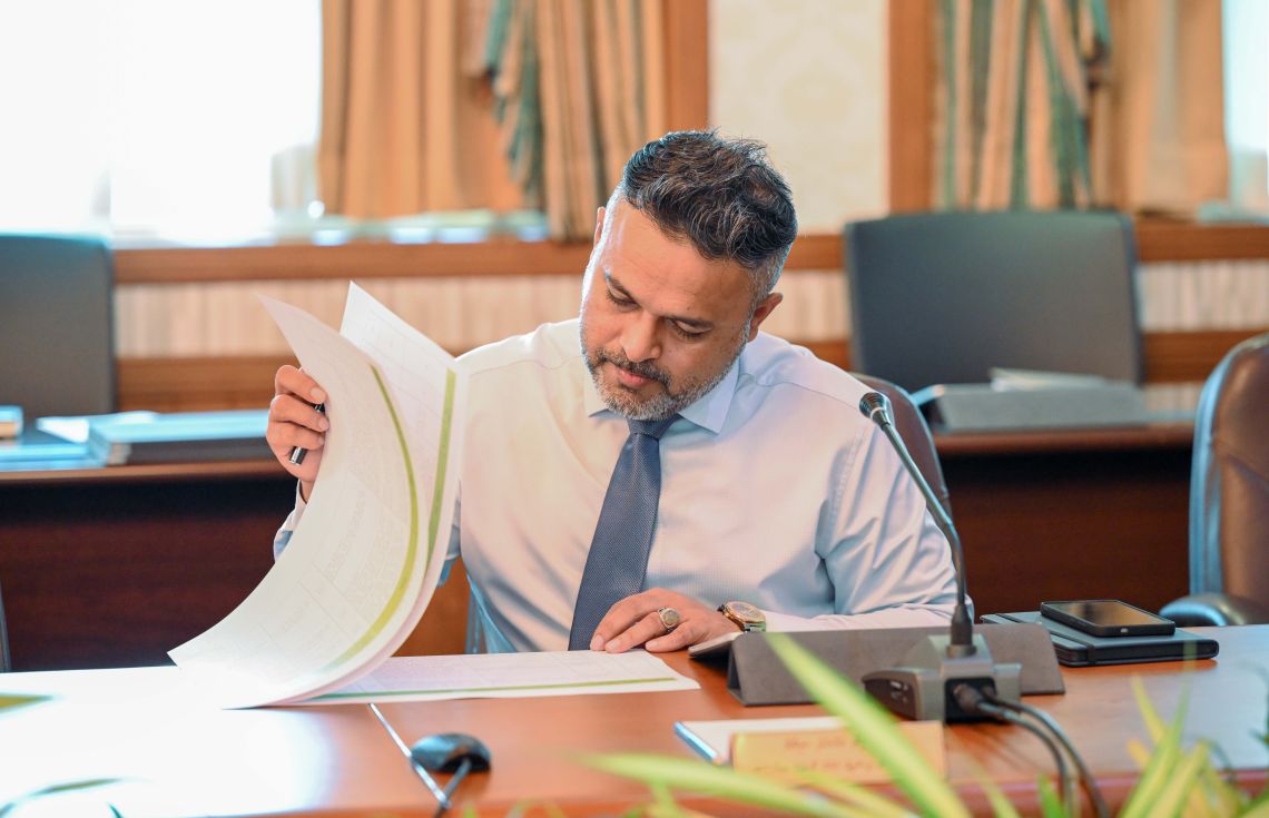 މީކާއީލް ހެއްދެވީ ދޮގު، މަހުގެ ޓެރިފް ކުޑަކުރަން އިނގިރޭސި ވިލާތާއެކު ކުރާ މަޝްވަރާތަށް ހުއްޓައެއް ނުލާ: ޝިޔާމް