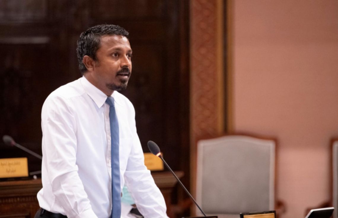 އެއްވެ އުޅުމުގެ ގާނޫނު އިސްލާހުކުރާނަން: އުޝާމް