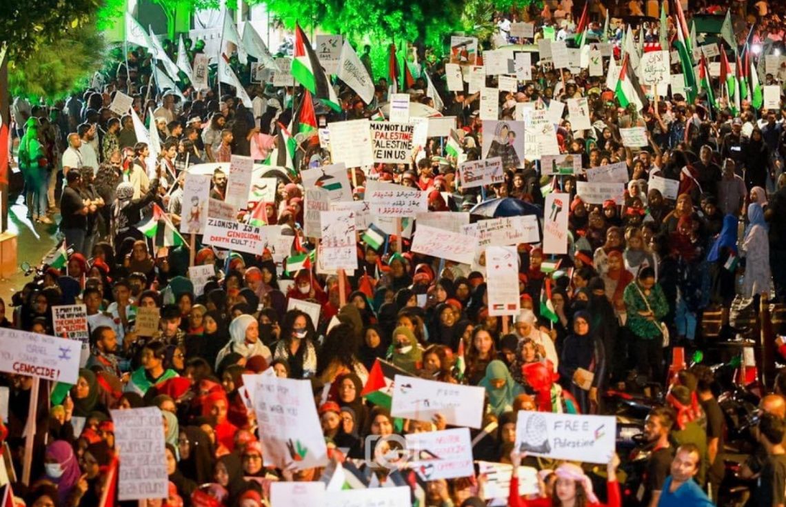 ފަލަސްޠީނުގެ ދިފާޢުގައި ރާއްޖޭގައި ބޭއްވި މުޒާހަރާއެއްގެ ތެރެއިން (ފައިލް ފޮޓޯ)