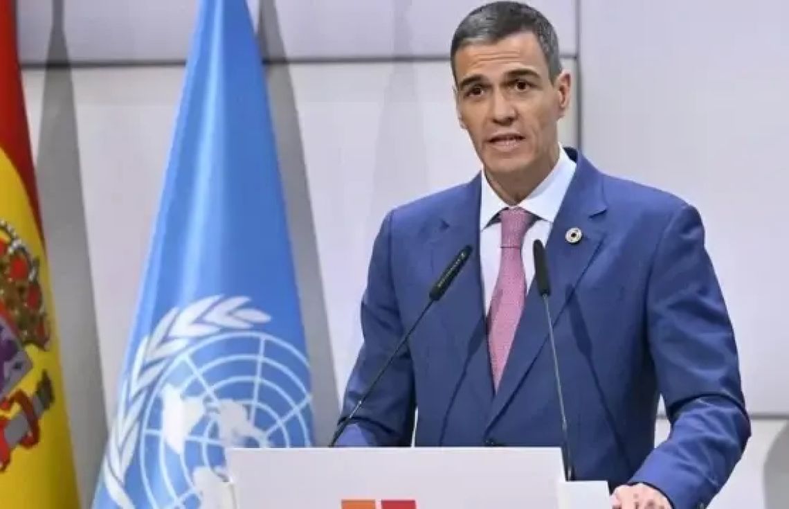 އެއްބަސްވުންތައް ބާޠިލްކޮށް ސްޕެއިނުން އިޒްރޭލަށް ދެބިލިއަން ޔޫރޯގެ ގެއްލުން ދީފި