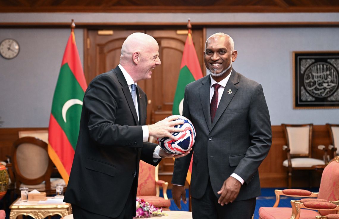 ފީފާގެ ރައީސް އާއި ރައީސުލްޖުމްހޫރިއްޔާ ރަސްމީކޮށް ބައްދަލުކުރައްވައިފި