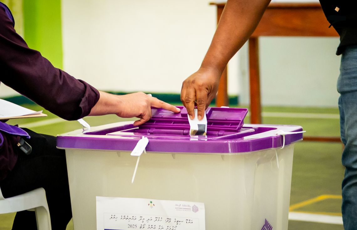 އައްޑޫ ވޯޓު: ހުޅުދޫ އަދި މީދޫގެ ރައްޔިތުން ނިންމީ ކައުންސިލްތައް ވަކިކުރަން