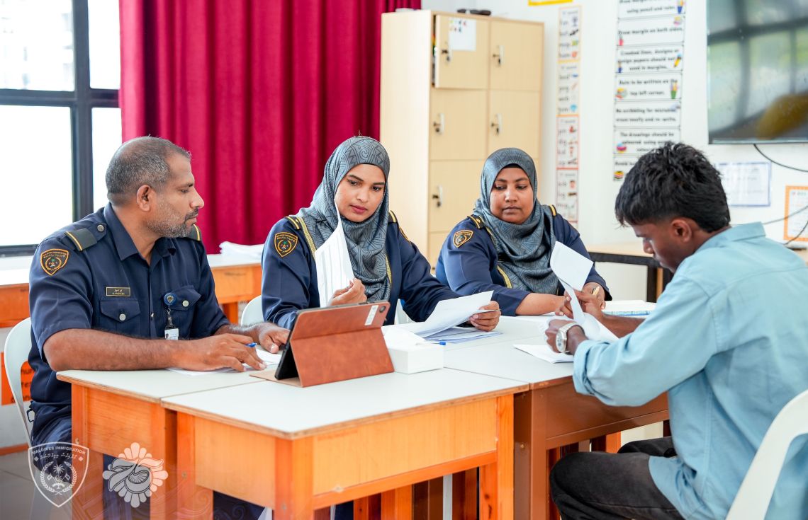 އިމިގްރޭޝަނުގެ ވޯކް-އިން އިންޓަވިއު، 500 އަށްވުރެ ގިނަ މީހުން ބައިވެރިވި