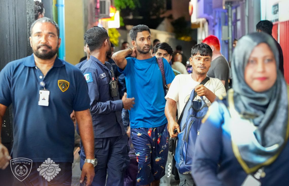 ބަޔޯމެޓްރިކްސް ނުދޭ ބިދޭސީން ޑީޕޯޓްކުރަން ފަށައިފި