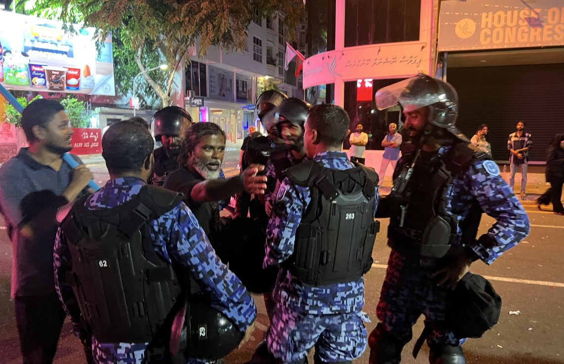 އެމްޑީޕީ މުޒާހަރާގައި ހައްޔަރުކުރި މީހުންނަށް ދައުވާ ނުކުރަން ނިންމައިފި