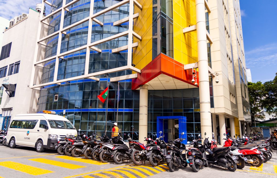 ކަސްޓަމްސްއިން 53،000 އަށްވުރެ ގިނަ ވޭޕް ކުރުމަށް ބޭނުންކުރާ ސާމާނު ހިފަހައްޓައިފި