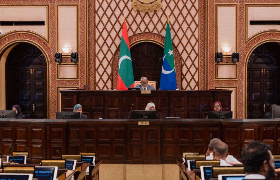 55 މެމްބަރުންގެ އަޣުލަބިއްޔަތާއެކު މަޖިލީހުގެ ދައުރު ދަންމާލަން ފާސްކޮށްފި