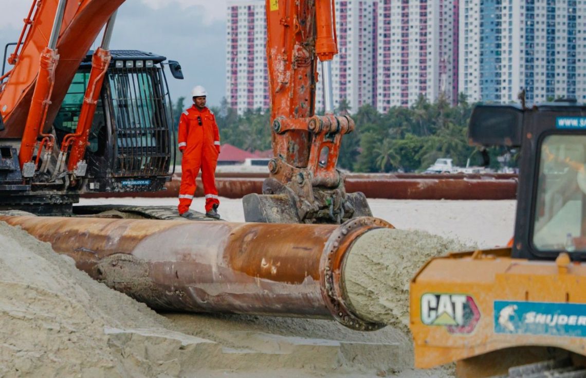 އެއްފަހަރާ ދެ ޑްރެޖަރު ޖައްސައި ފޭސް-3 ހިއްކުން ބާރު ދުވެލީގައި