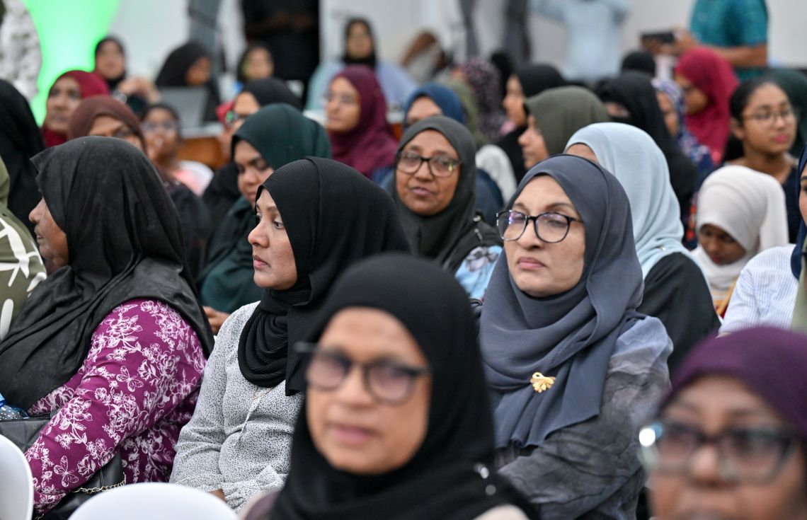 މާފަންނުގައި ދިރިއުޅޭ ރައްޔިތުންނާ ރައީސުލްޖުމްހޫރިއްޔާ މިރޭ ބައްދަލުކުރައްވަނީ