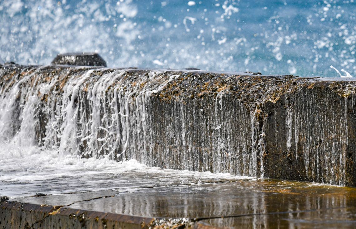 ބ. އިން ފެށިގެން އއ. އަތޮޅަށް ހުދު ސަމާލު ނެރެފި