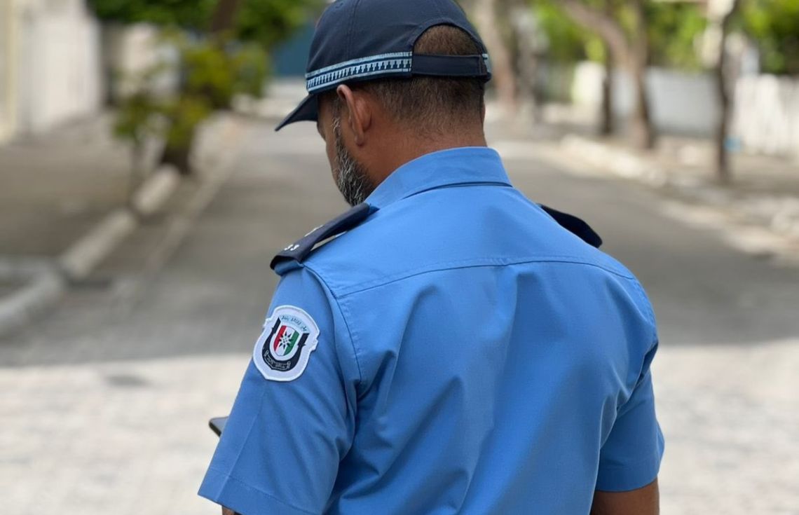 ވިލިމާލެ ޕޮލިސް ސްޓޭޝަނުން ސިނގިރޭޓު ވަގަށްނެގި މައްސަލައިގައި ސީނިއާ ސާޖަންޓަކު ހައްޔަރުކޮށްފި