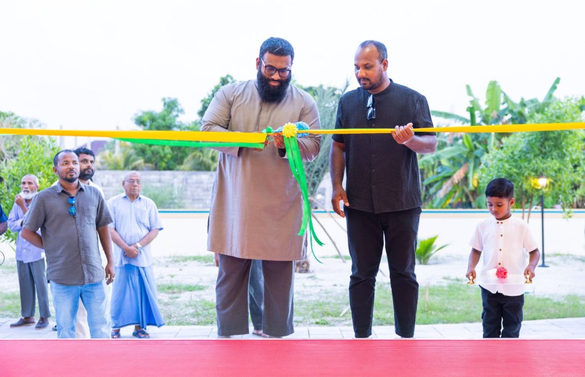 މަނަދޫގައި އަލަށް އިމާރާތްކުރި މިސްކިތް ހުޅުވާލައިފި