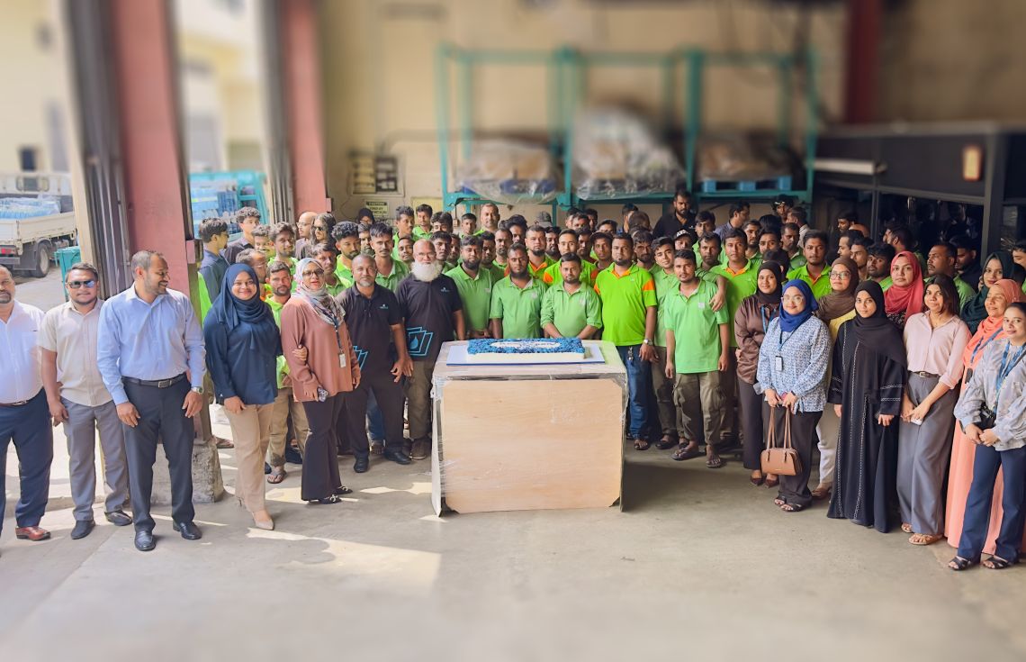 އައިބީއެމް އިން ހިދުމަތުގައި 23 އަހަރު