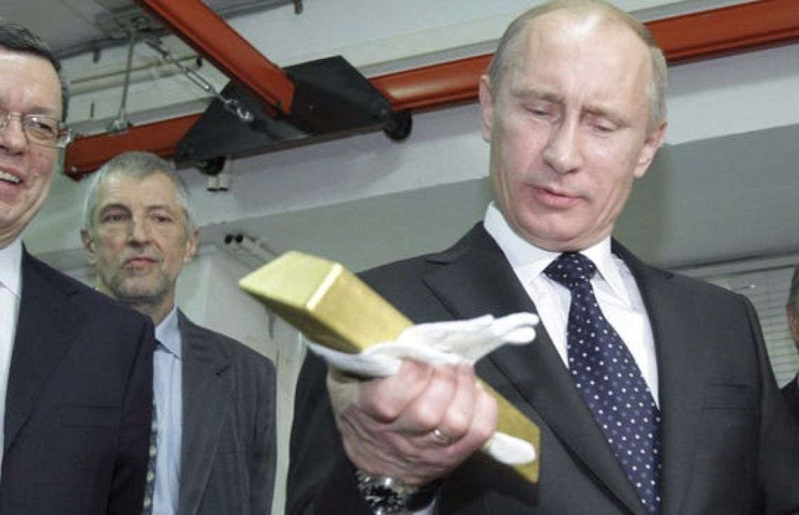 ރަނުގެ ރިޒާވްގައި އެމެރިކާ ކޮސްކޮށްލައި ރަޝިޔާ ކުރިޔަށް