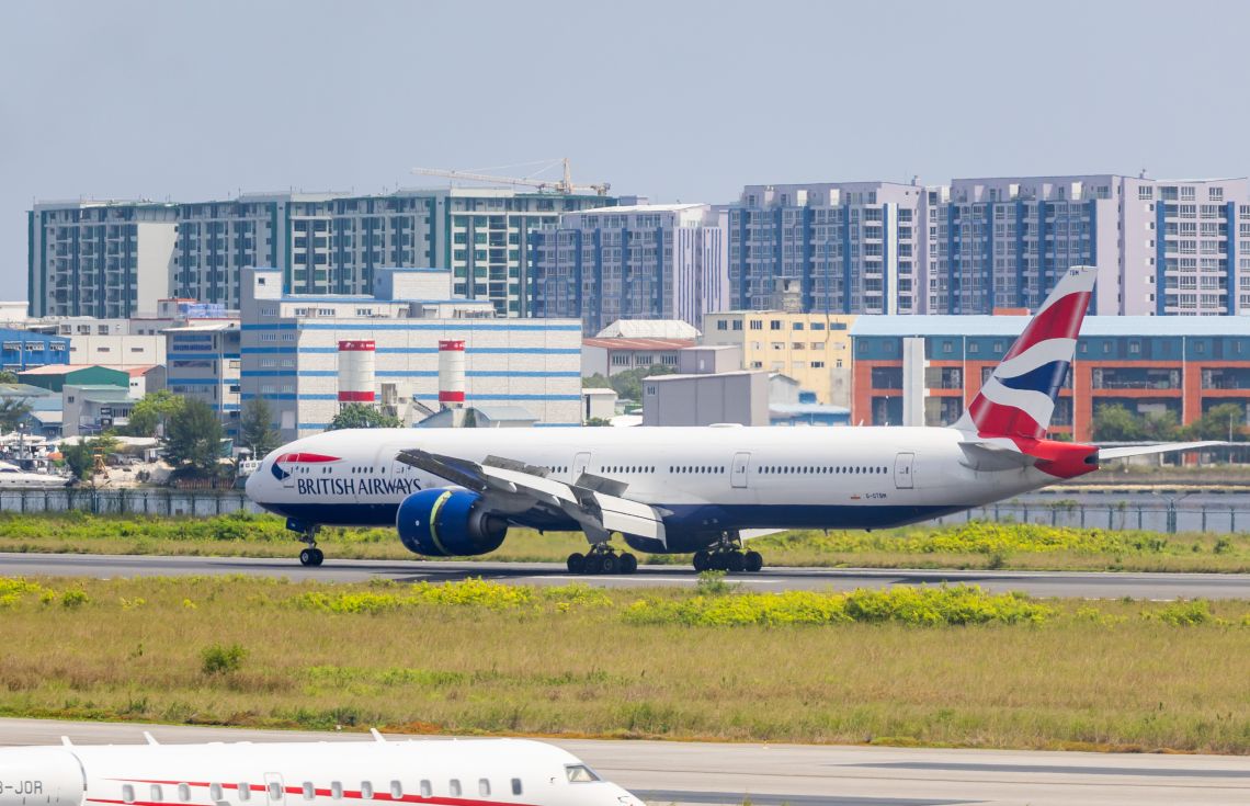 މޫސުން ގޯސްވެ ގިނަ ފުލައިޓުތަކެއް ޑިލޭވެއްޖެ